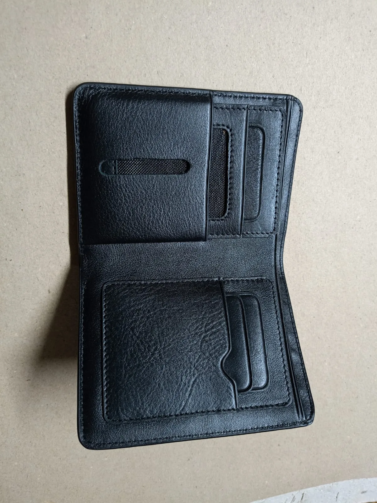 Bifold Black 4