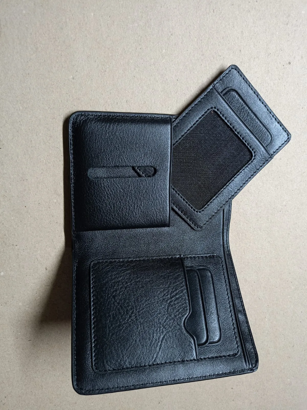 Bifold Black 5
